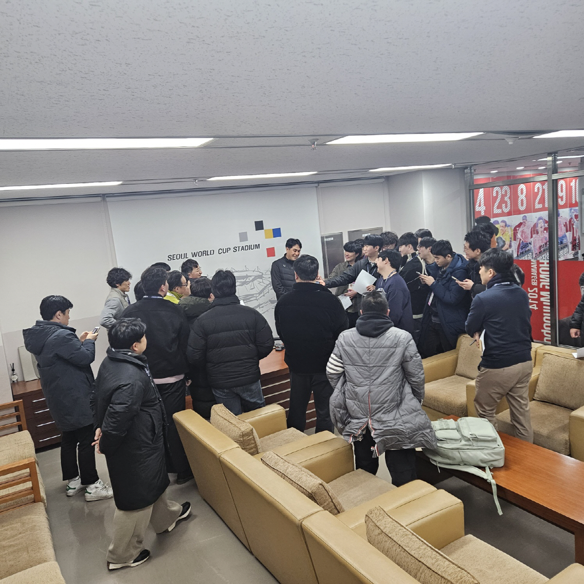 [현장인터뷰]유병훈 "안양은 죽지 않았다" VS 김기동 "우리가 우승후보…