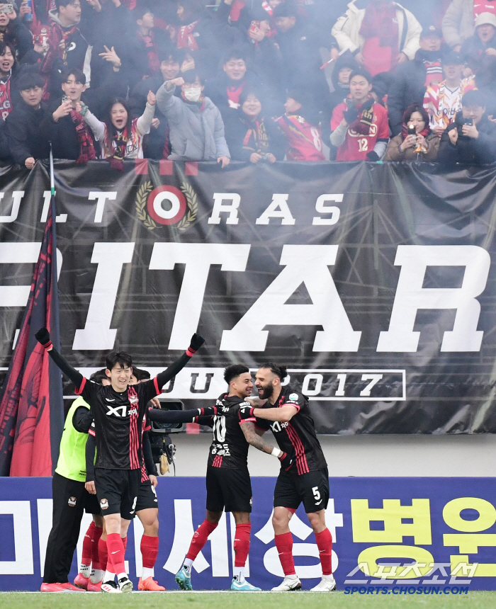 [현장리뷰]"린가드가 찢었다" 서울, 첫 연고지 더비서 안양 2대1 격파…