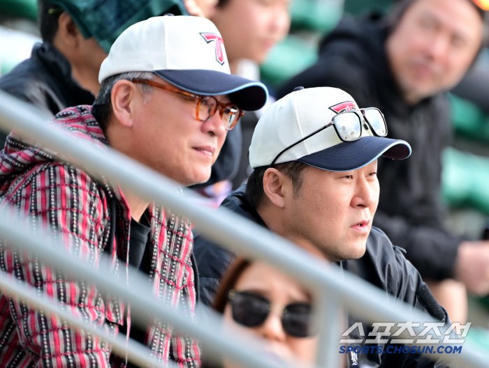 '중증외상센터' 김의성-윤경호 日까지 가서 '감초 듀오' 인증...오키나…