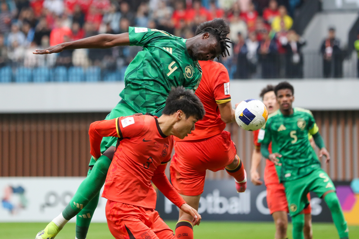 중국 축구의 눈물…"40년만에 등장한 정상적인 팀"이라던 中 U20, 2…