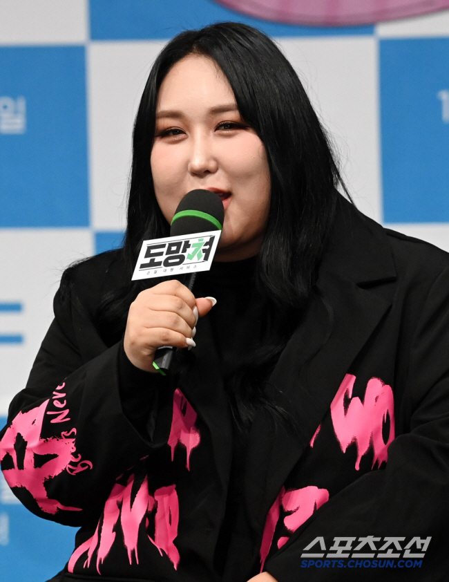 "오늘 아침에도 김밥 9줄 먹어"…'먹방요정' 풍자 "중요한 것은 '아무…