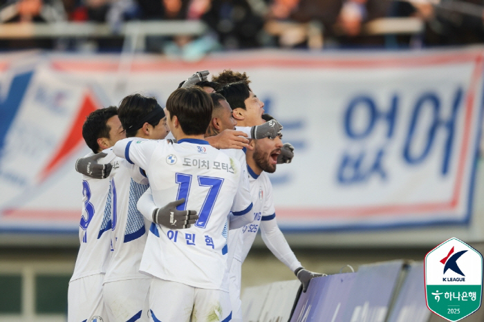 '슈팅수만 20개가 넘었다' 문 연 K리그2, 예상대로 인천-수원 '2강'은 강했다