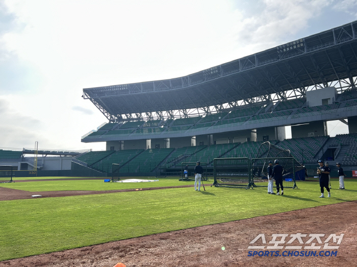 '여긴 난로도 우산도 필요 없어요' 대만 캠프 팀들 날씨 대만족[타이난 …