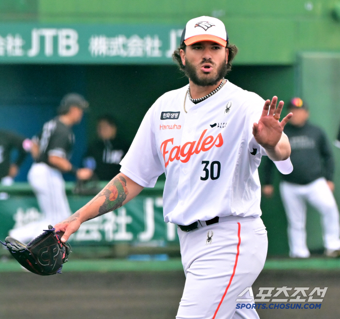 '78억 투자' 친정팀 대결은 다음으로…한화, KBO 맞대결 돌입 '엄-…