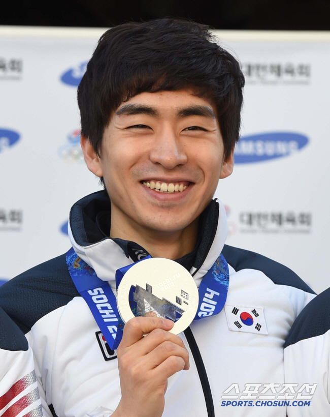 "Old but Gold" '37세 빙속철인'이승훈 또 해냈다. 매스스타…