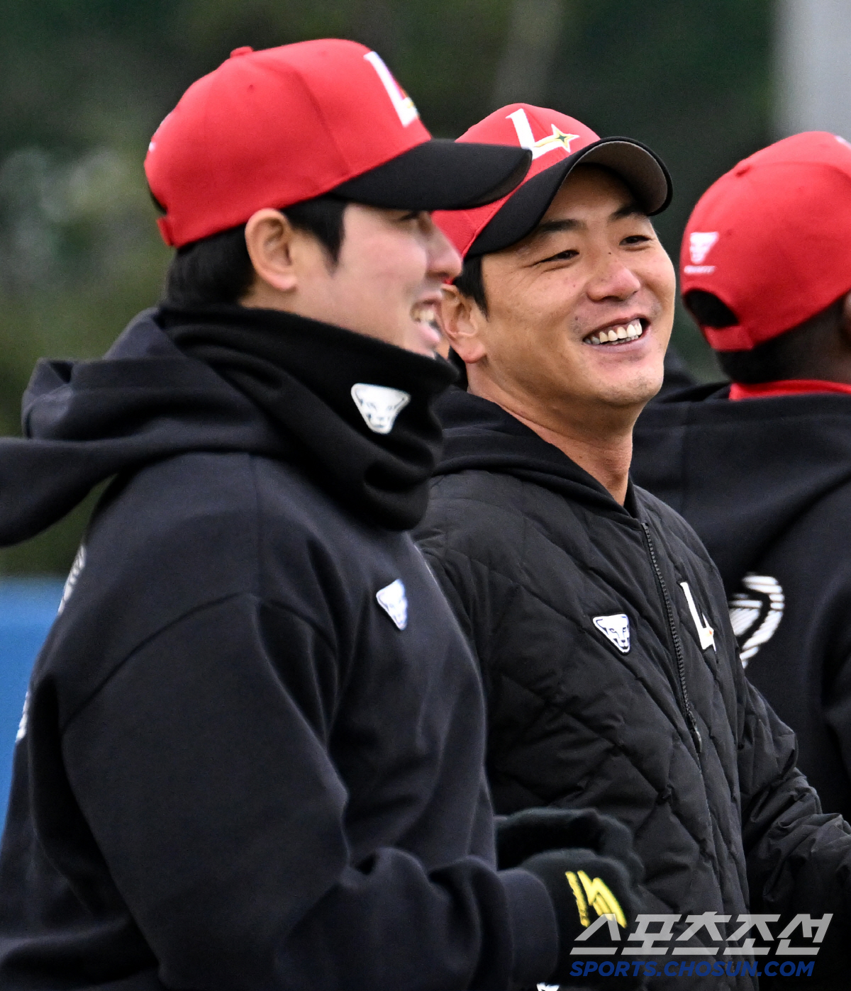 최정 합류에 함박웃음 지은 캡틴 김광현, 오키나와 캠프도 즐겁게 시작[S…