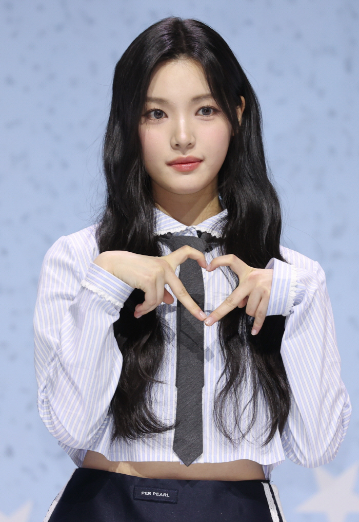 [SC현장]"롤모델은 소녀시대"…하츠투하츠, 18년만 SM 다인원 걸그룹…
