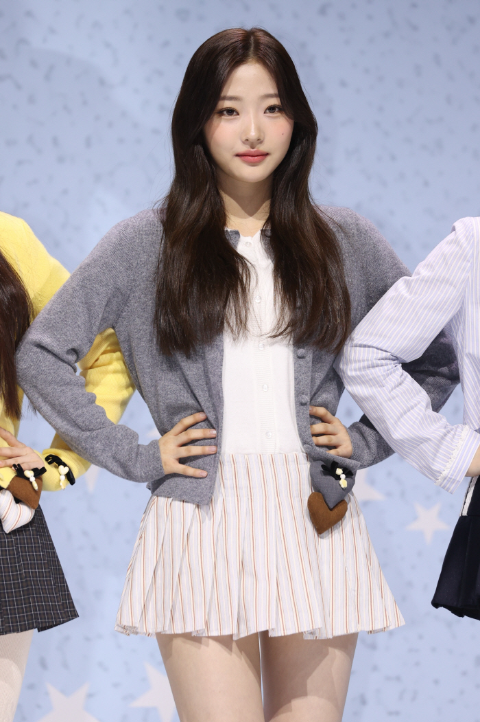 [SC현장]"롤모델은 소녀시대"…하츠투하츠, 18년만 SM 다인원 걸그룹…