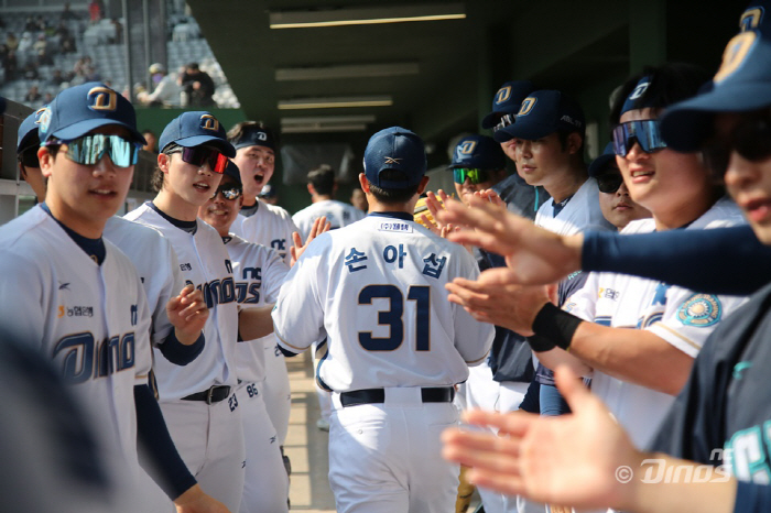 '이게 뭔일?' 호부지 비공식 데뷔전, 대만 신생 꼴찌팀에 3-19 굴욕…
