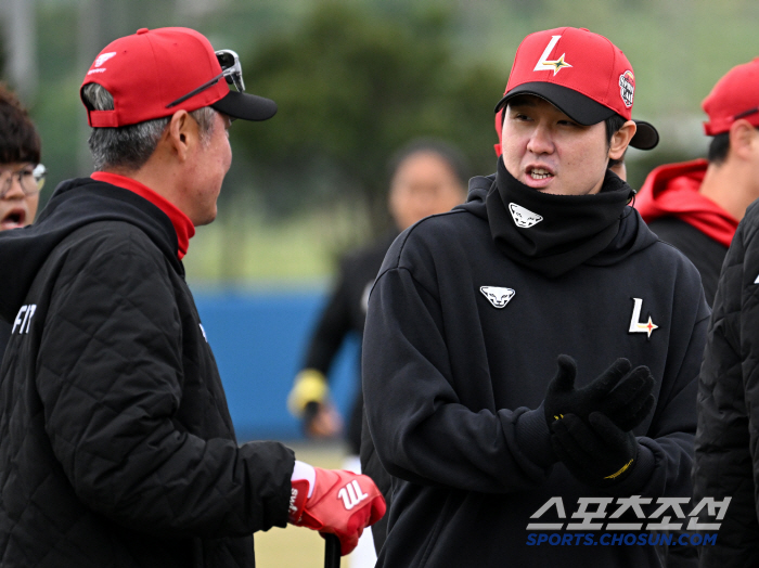 '美 대신日 캠프' 베테랑 6인 우대?…오히려 젊은 피의 '미래'를 얻었…