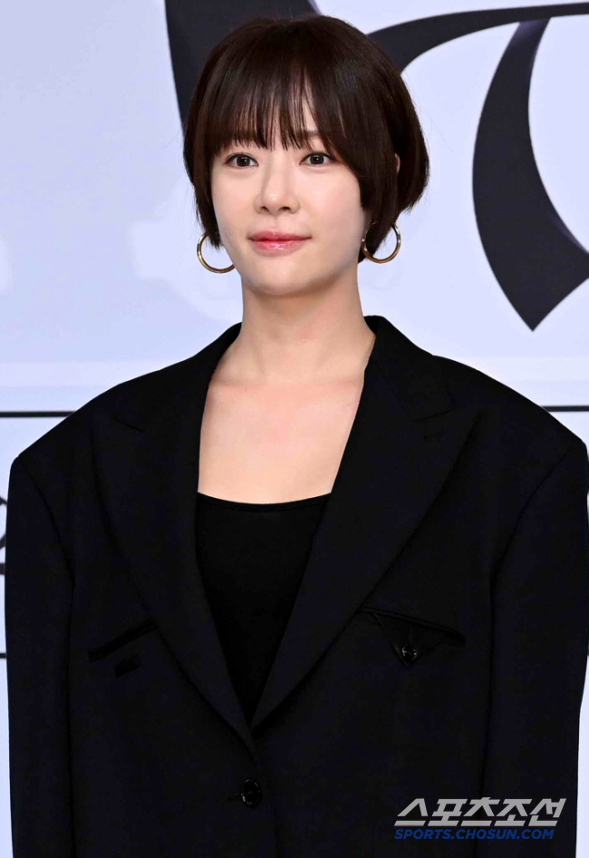 황정음, '46억' 2층 단독 주택 공개...넓은 마당+트램펄린까지 "子…