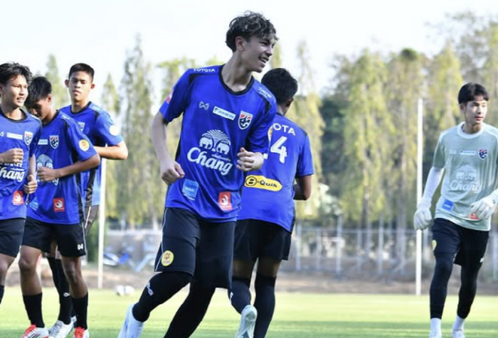 태국 축구 난리났다! '맨유 7번' 태국 대표팀 전격합류…4월 U-17 …