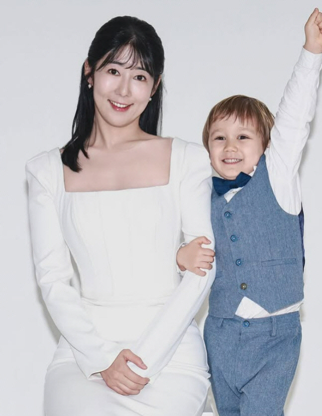 '생활고 고백' 사유리, 또 안타까운 소식 "아들까지 아프게 해 미안"