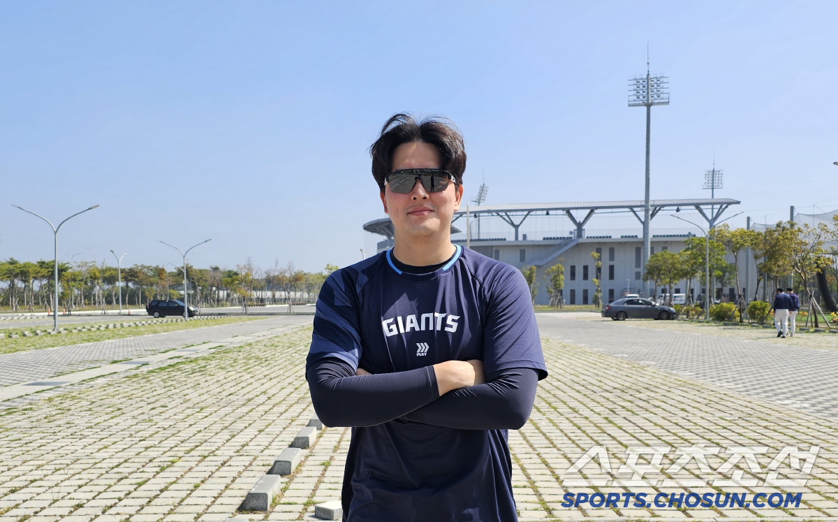 "고향팀 KIA 우승, 축하는 했지만…" 사실상 롯데 종신, 장발 아닌 …
