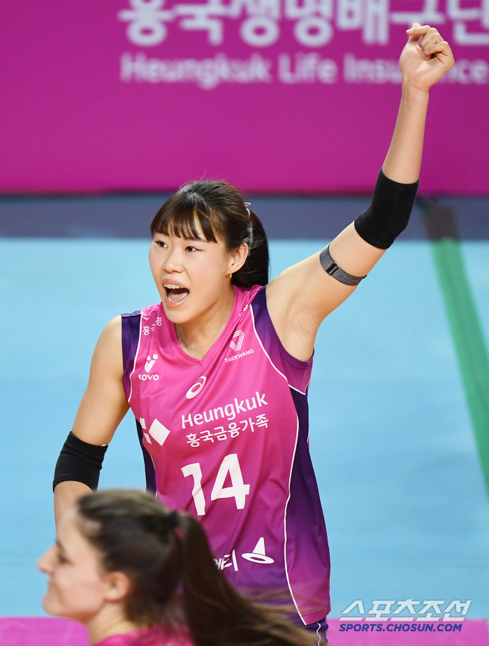 '37세 생일→우승 확정 파티?' 김연경의 일침 "쉬는날 회사에서 부르면…