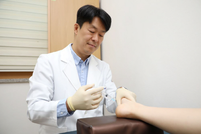 [족저근막염 PDRN 주사] 부작용 없고 1분이면 치료…하루 만에 통증 …