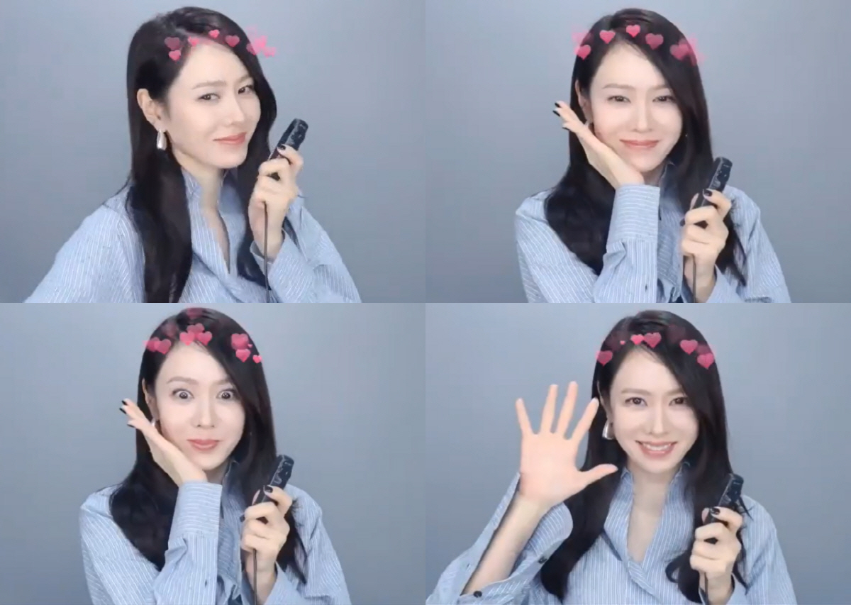 '현빈♥' 손예진, 반달 눈웃음 여전하네..43세 아들맘 안믿겨