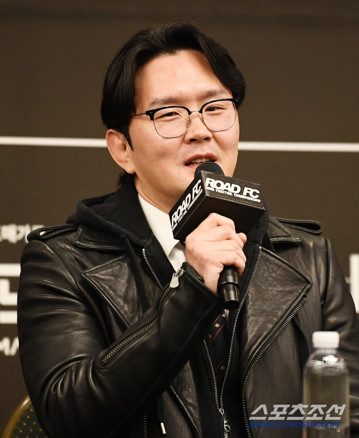 '200만 유튜브' 폭파를 건 밴쯔와 싸우는 윤형빈 "파이트 머니, 외제…