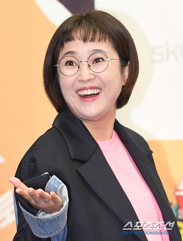 '52세' 송은이, 100억 CEO 되더니 무리했나 "퇴행성 목디스크 걸…