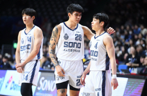 소노 '탈꼴찌' 투혼 빛났다, KCC에 95-85 완승…KCC 3시즌 만에 최다 8연패