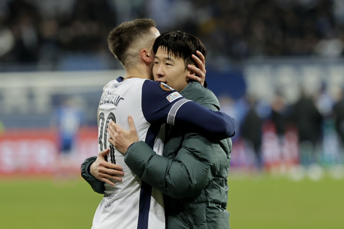 손흥민 맨유 이적설 종결…포스테코글루 "SON, EPL 톱5 여전한 클래…