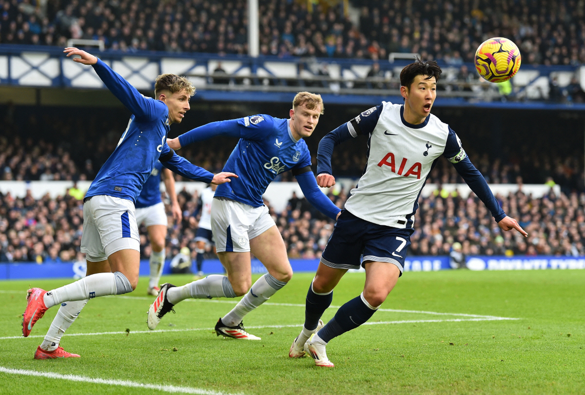 손흥민 맨유 이적설 종결…포스테코글루 "SON, EPL 톱5 여전한 클래…