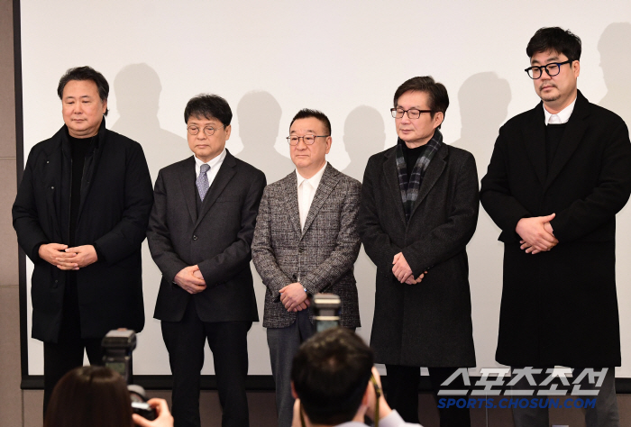 [SC현장] "뉴진스, 유명하면 법보다 위인가"…가요 5대 단체, 전속계…