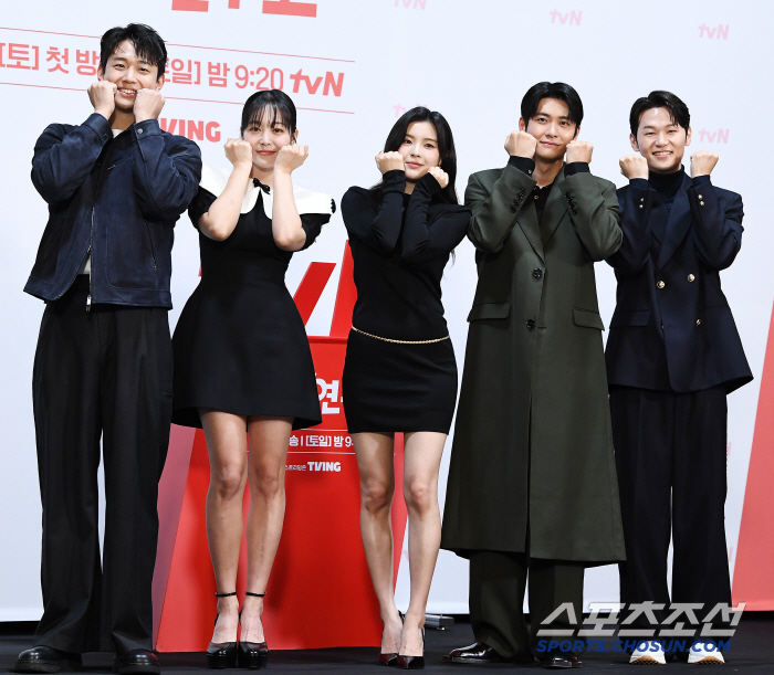 [SC현장] 이선빈, ♥이광수와 '감자'로 연결→강태오, vs서강준 맞대…