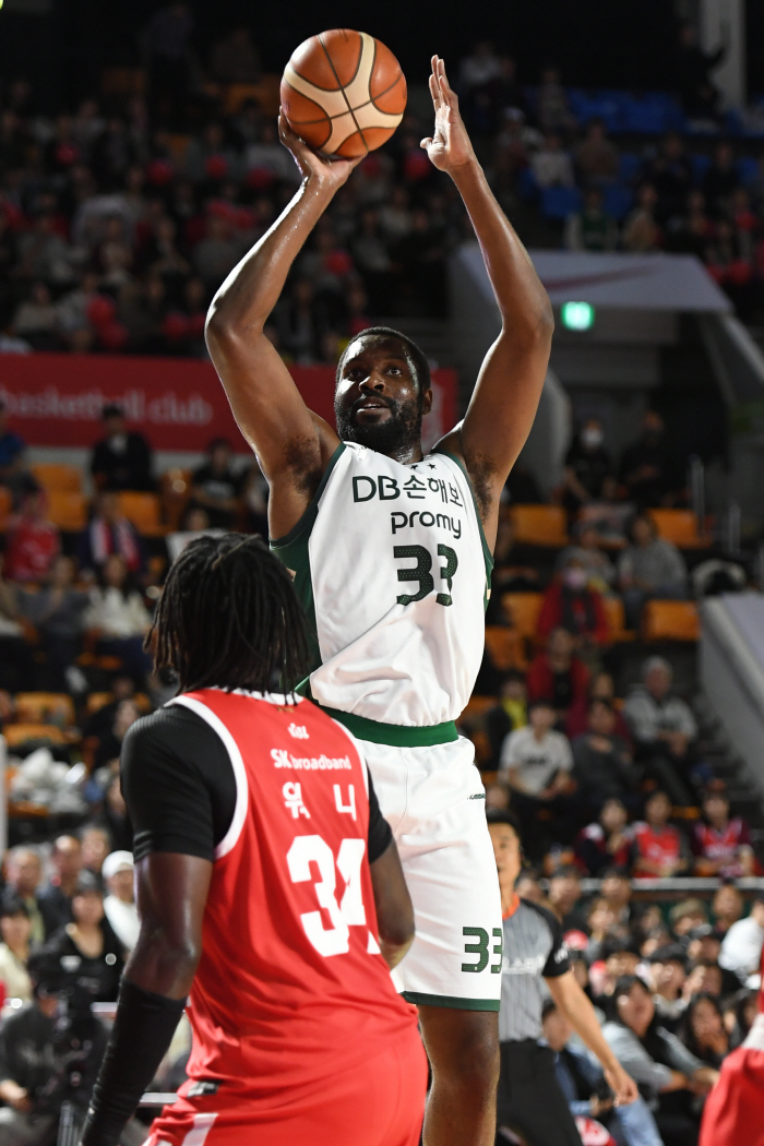 '밀실행정 KBL' 오누아쿠 부상공시에 잡음 왜?…사전협의 없이 규정 예…