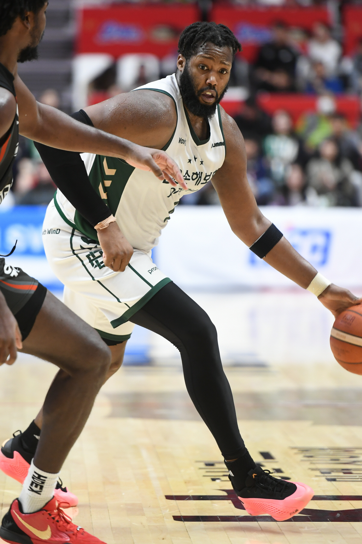 '밀실행정 KBL' 오누아쿠 부상공시에 잡음 왜?…사전협의 없이 규정 예…