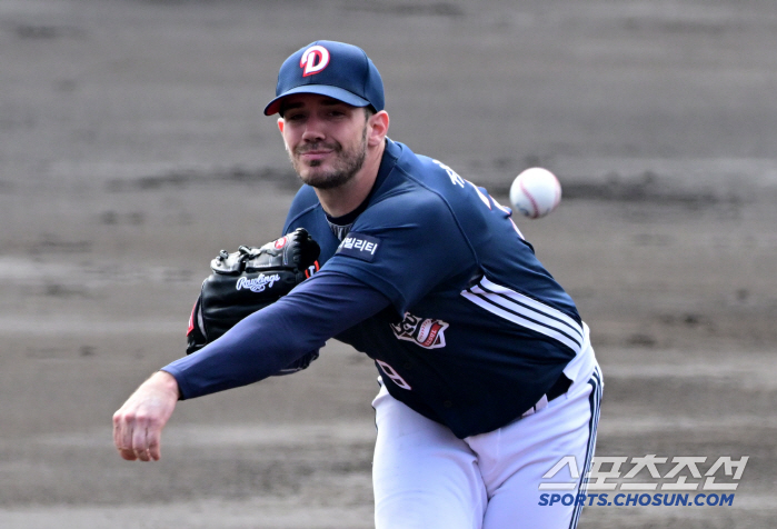 '日 타자 압도·3이닝 퍼펙트' KBO 최고 포수 양의지와 첫 호흡 잭 …