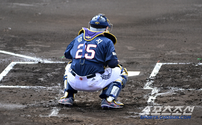 '日 타자 압도·3이닝 퍼펙트' KBO 최고 포수 양의지와 첫 호흡 잭 …