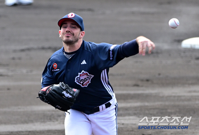 '日 타자 압도·3이닝 퍼펙트' KBO 최고 포수 양의지와 첫 호흡 잭 …