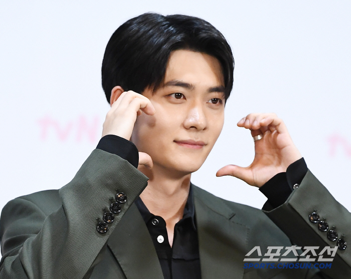 '국민 섭섭남' 강태오 MBTI가 변했다. 병장 제대하더니 성격도 외모도…