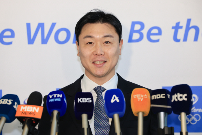 '평창 봅슬레이 영웅'원윤종,차준환 꺾고 IOC선수위원 국내후보자 선정!…