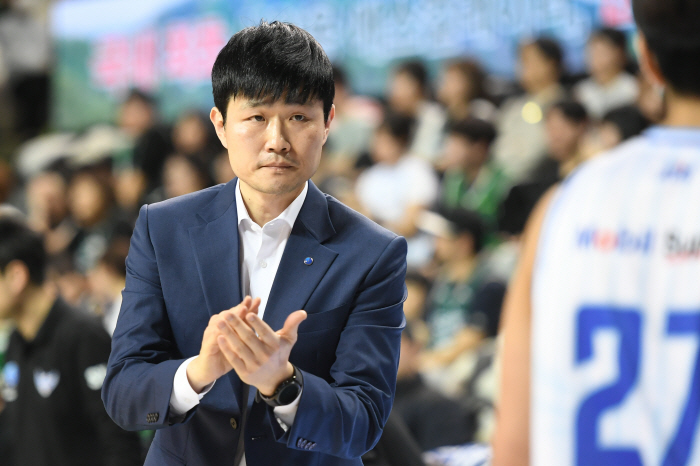 [현장인터뷰] 가스공사 강 혁 감독 "수비에서 풀지 못했다. 김준일, 니…
