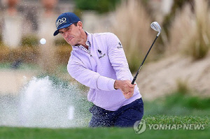 PGA 투어 선수, 경기 중 코스 '침입'한 악어 내쫓아