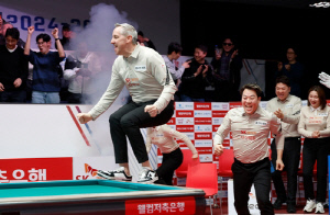 SK렌터카, 창단 첫 PBA 팀리그 우승…MVP 레펀스