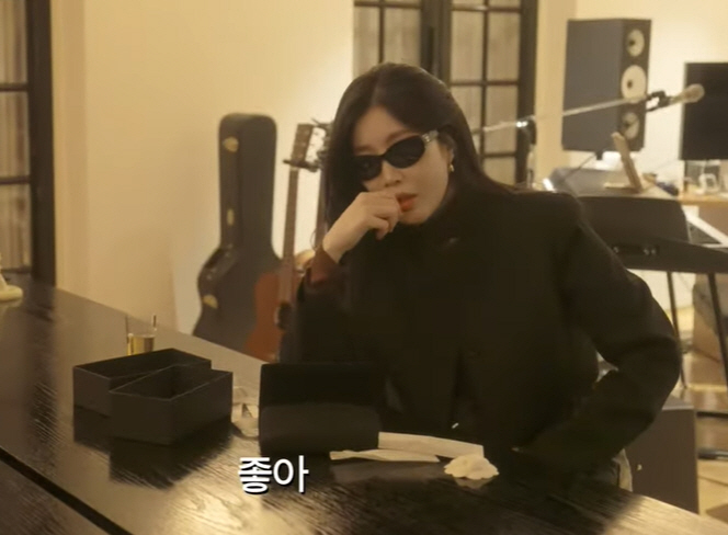 강민경 '명품 C사' 현금 결제 쏘는 재력, 이해리에 통 큰 생일 선물 …