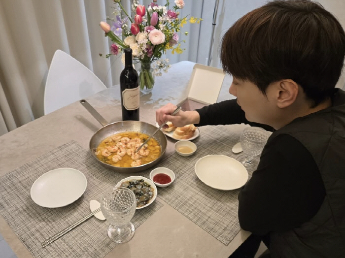 민경훈, 결혼하고 달라졌다…♥신기은PD와 달달한 신혼 일상 공개