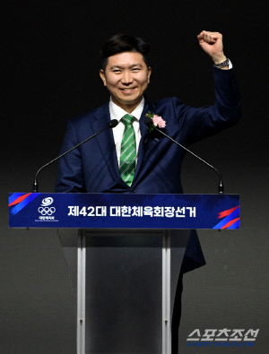 '젊은 리더'유승민 회장,첫 인사부터 달랐다 