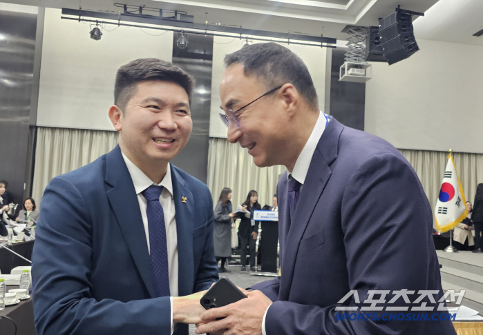 "체육인 모두가 자긍심 가질 수 있도록" 유승민 대한체육회장,첫 대의원총…