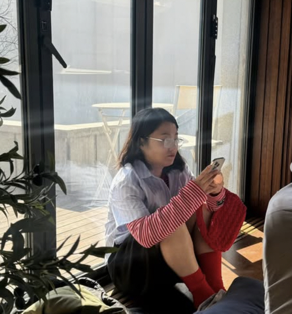 박나래, '55억 단독주택' 집 자랑에 댓글 폭발...봄 햇살 내리쬐는 …