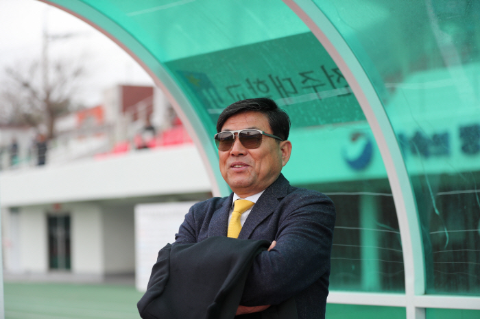 '창단 첫 춘계대회 우승' 정진혁 전주대 감독 "대학축구, 韓 축구의 중…
