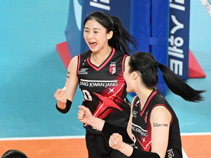 '김 다 빠진 빅매치?' 이선우 폭발한 정관장, 1위 확정 흥국생명에 대역전극[대전 리뷰]