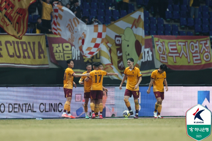 '모따? 우린 아사니! 해결사 본능 대폭발' 광주, 안양전 2-1 역전승…