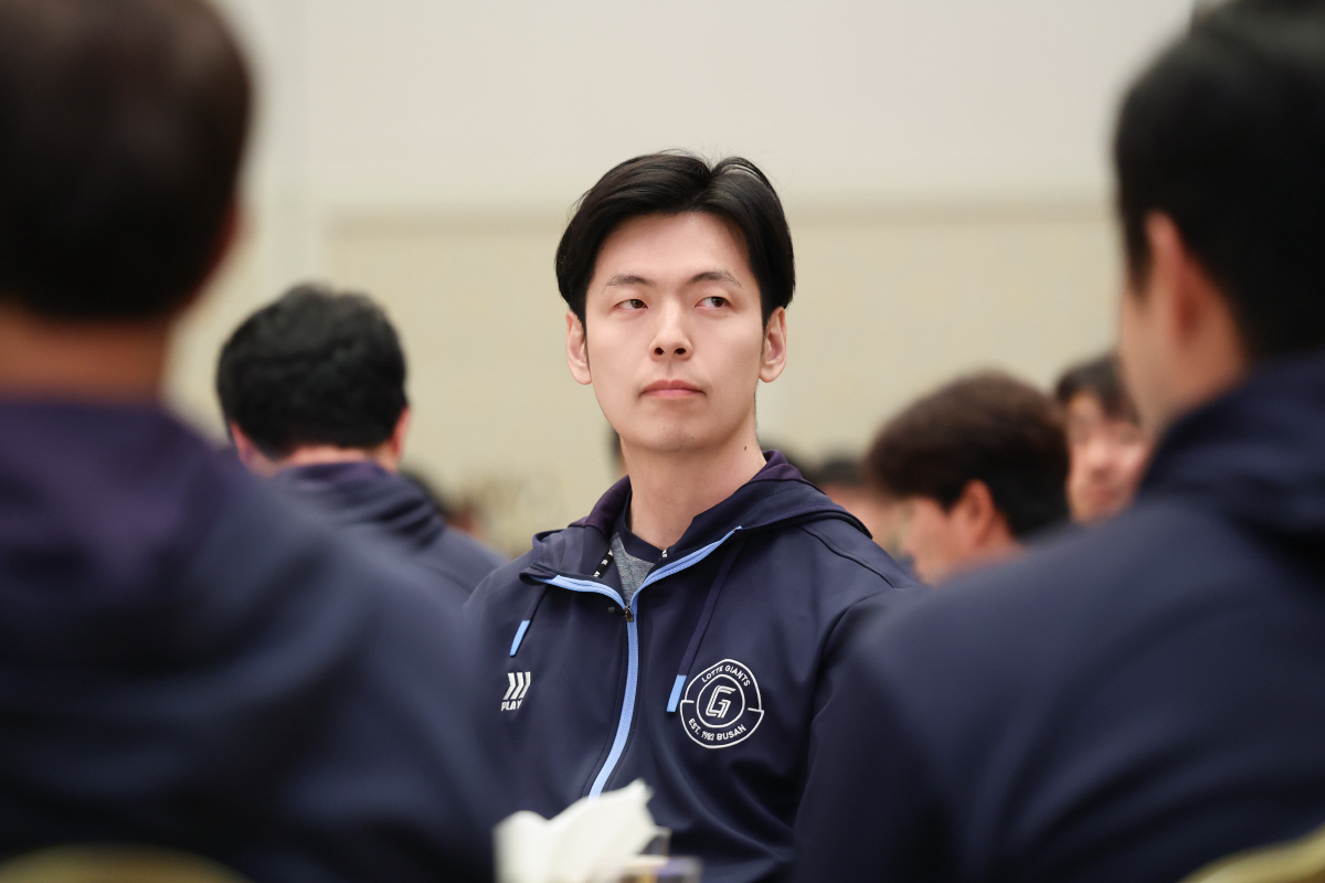 '재계 6위' 롯데그룹 후계자 스캠 출격! 묵직한 메시지 "올해는 가을야…