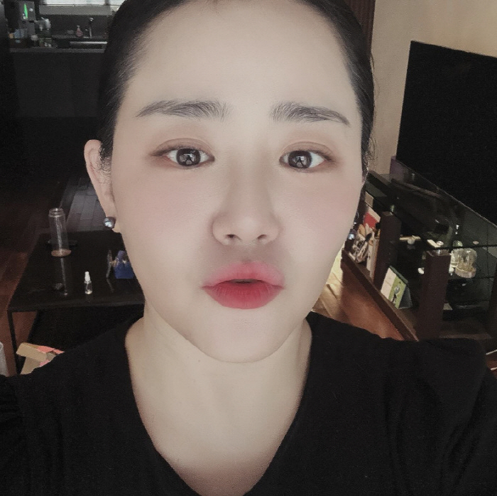 '희귀병 완치' 문근영, 다이어트 제대로 성공…'셀프 메이크업' 미모가 …