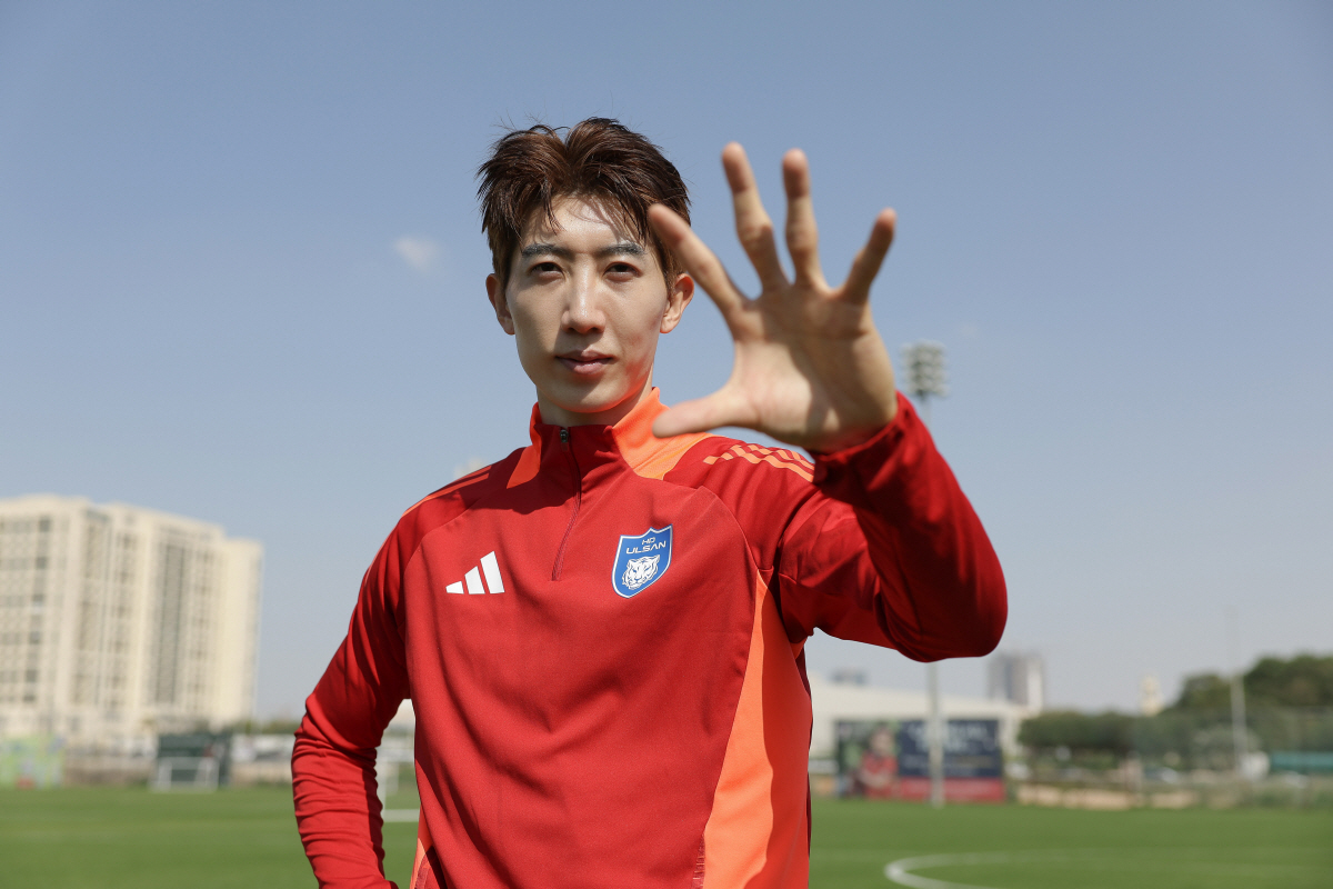 "조현우부터 조심해야 한다" IFAB, 사문화 된 골키퍼 볼 소유 규정 …