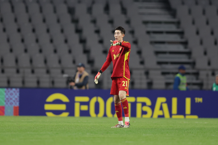 "조현우부터 조심해야 한다" IFAB, 사문화 된 골키퍼 볼 소유 규정 …
